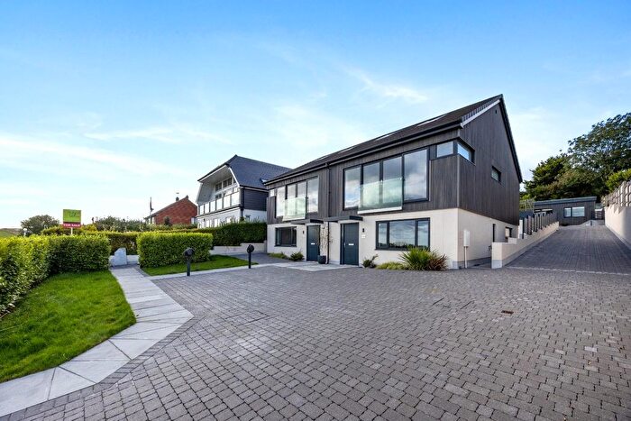 4 Bedroom Semi-Detached House To Rent In Warren Road, Brighton, BN2