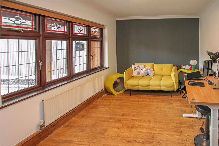 4 Bedroom Detached House For Sale In Rectory Chase, Doddinghurst, Brentwood, CM15