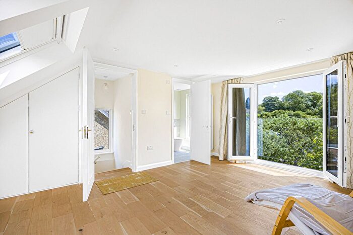 4 Bedroom Semi-Detached House To Rent In Crotch Crescent, Marston, OX3