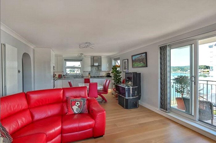 2 Bedroom Flat For Sale In Salterns Way, Lilliput, Poole, Dorset, BH14