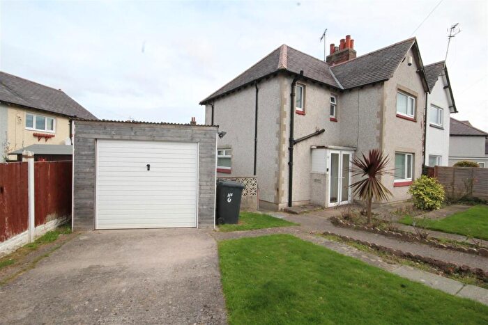 3 Bedroom Semi-Detached House For Sale In Cae Derw, Llandudno Junction, LL31