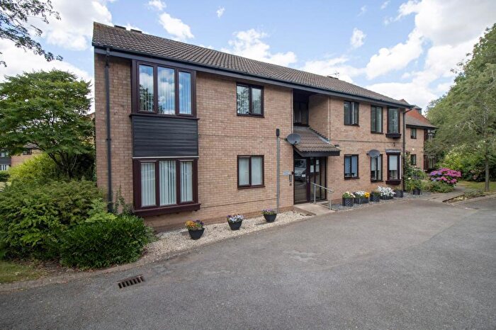 2 Bedroom Flat For Sale In Fern Close, Thurnby, LE7