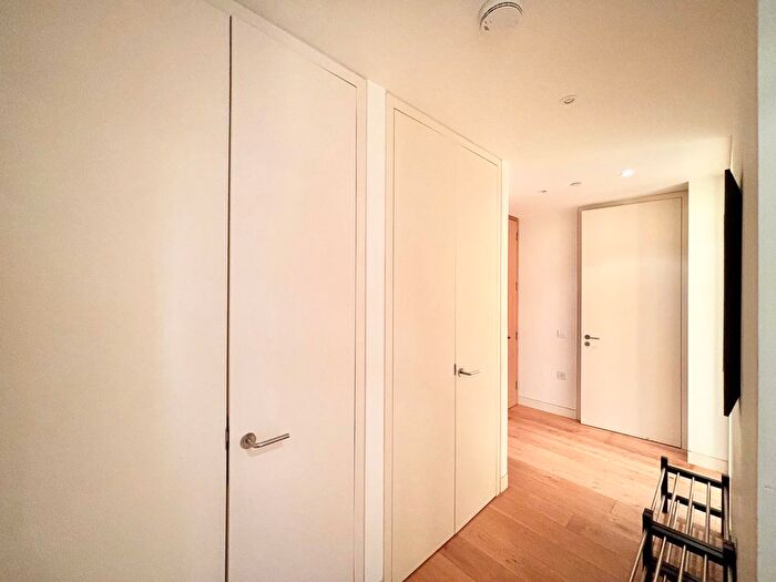 2 Bedroom Flat To Rent In Sumner Street, London, SE1