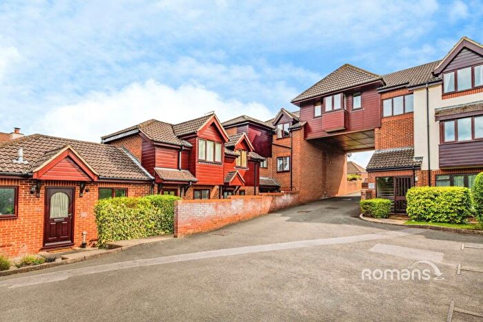 1 Bedroom Flat To Rent In Weydon Lane, Farnham, Surrey, GU9
