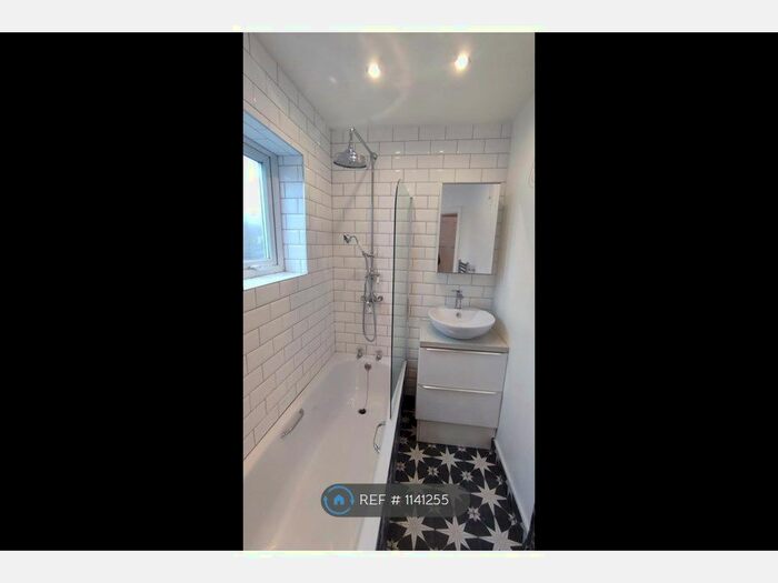 4 Bedroom Semi-Detached House To Rent In Ennerdale Avenue, Manchester M21