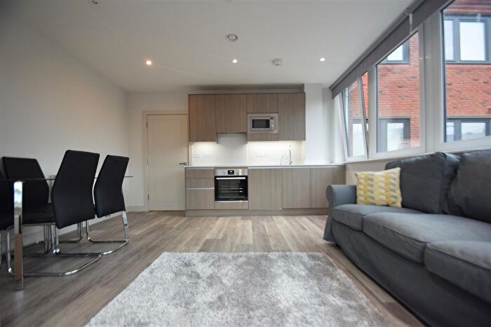 1 Bedroom Flat For Sale In High Street, Uxbridge, UB8