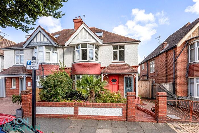 3 Bedroom Flat To Rent In Portland Avenue, Hove, BN3