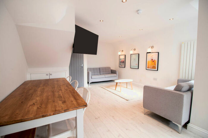 6 Bedroom Flat To Rent In Seaman Road, Liverpool, L15