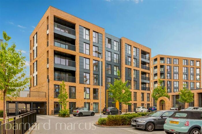 4 Bedroom Flat To Rent In Watteau Square, Croydon, CR0