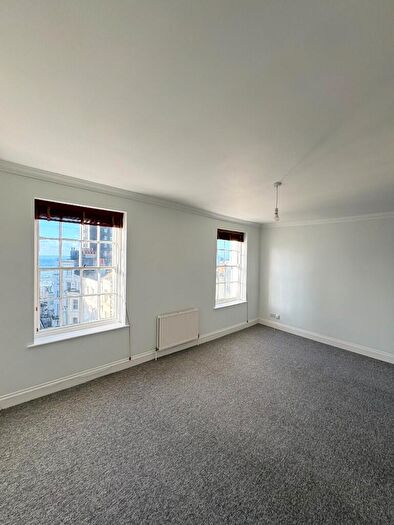 2 Bedroom Flat To Rent In Cavendish Place, BN1