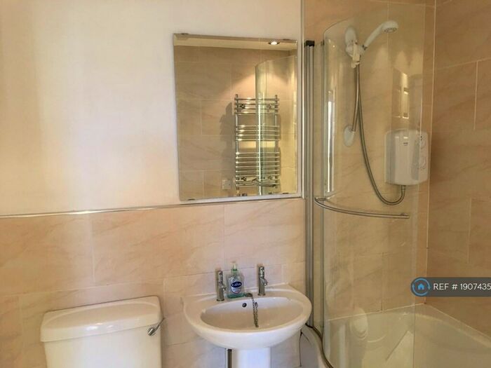 1 Bedroom Flat To Rent In Guy Street, Padiham, Burnley, BB12