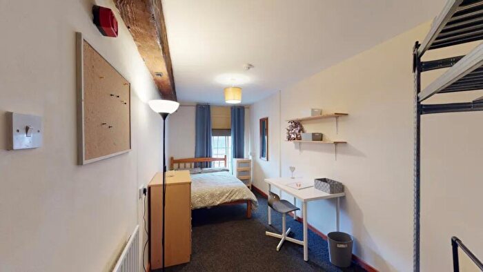 6 Bedroom Flat To Rent In Russell Street, Nottingham, NG7