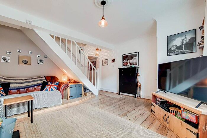3 Bedroom Terraced House For Sale In Tiller Road, Docklands, London, E14