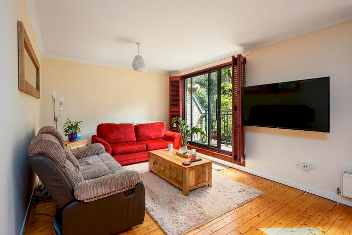 2 Bedroom Flat To Rent In Damside, Dean Village, Edinburgh, EH4
