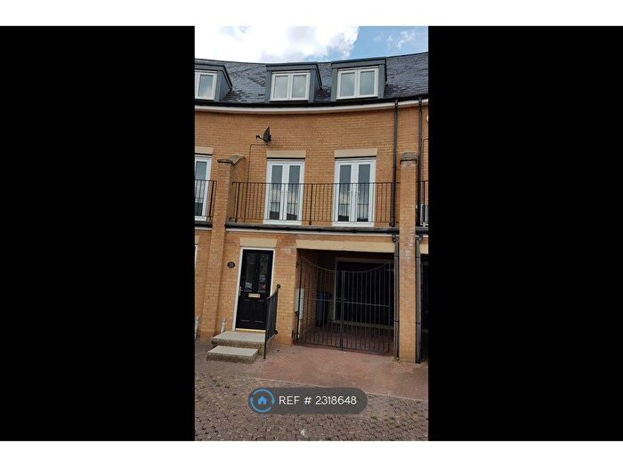 4 Bedroom Terraced House To Rent In Mountbatten Drive, Norwich, NR6