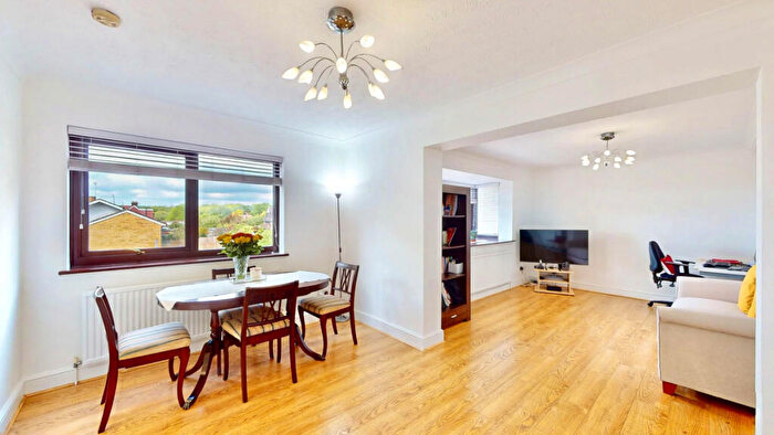 2 Bedroom Flat For Sale In Eversley Park Road, Winchmore Hill, N21
