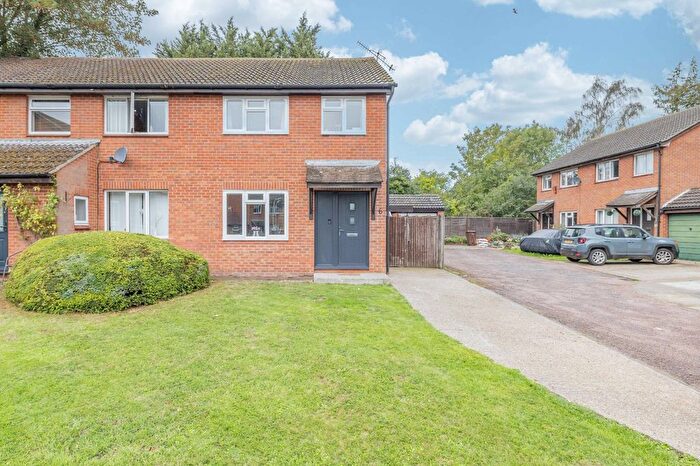 3 Bedroom Semi Detached House For Sale In Sheerways, Faversham, Kent, ME13