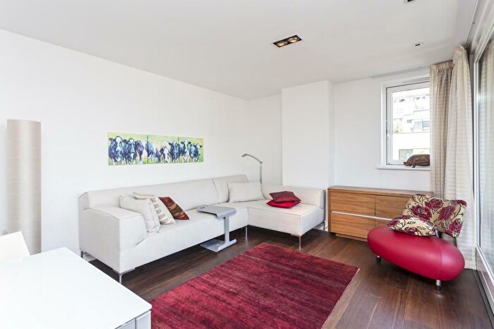 2 Bedroom Apartment To Rent In Wharf Road, Angel, N1