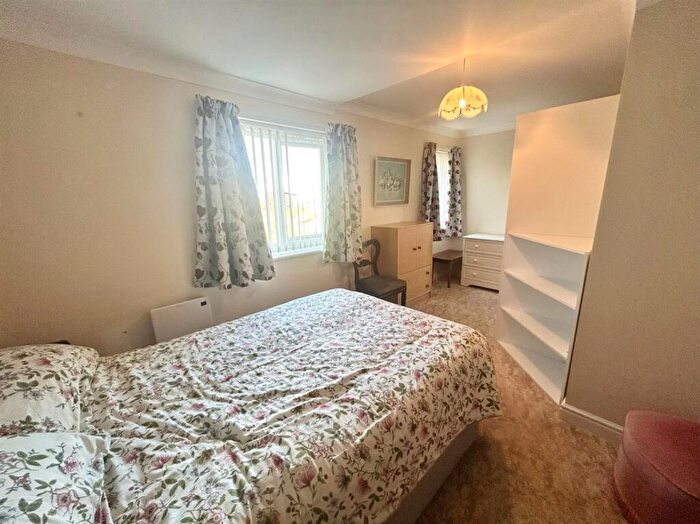 2 Bedroom Apartment To Rent In Rhos Promenade, Rhos On Sea, Colwyn Bay, LL28