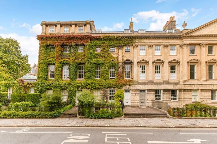 1 Bedroom Apartment For Sale In Queen Square, Bath, BA1