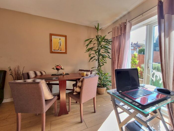 3 Bedroom Semi-Detached House To Rent In Tithe Barn Avenue, Sheffield, S13