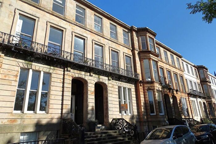2 Bedroom Property To Rent In Woodlands Terrace, Bed With Private Parking, G3