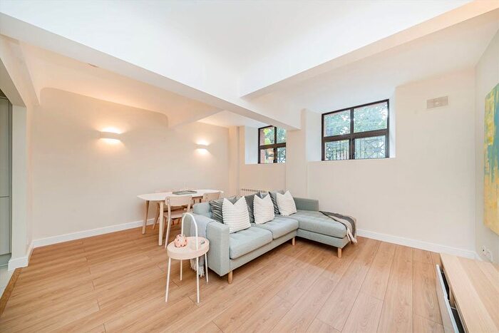 1 Bedroom Flat For Sale In Manor Gardens, Islington, N7