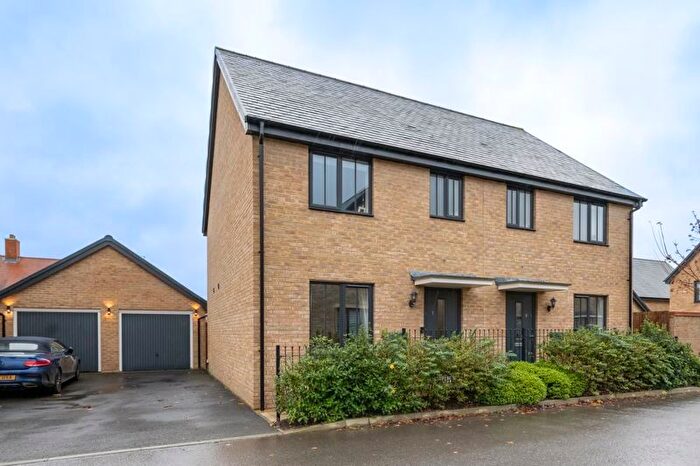 3 Bedroom Semi-Detached House For Sale In Trefoil Way, Ridgewood, Uckfield, TN22