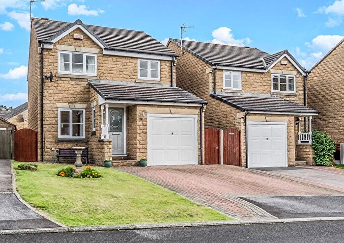 3 Bedroom Detached House For Sale In Ventnor Close, Gomersal, Cleckheaton, BD19