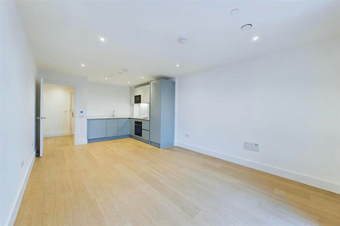 1 Bedroom Flat To Rent In Herne Hill Road, London, SE24