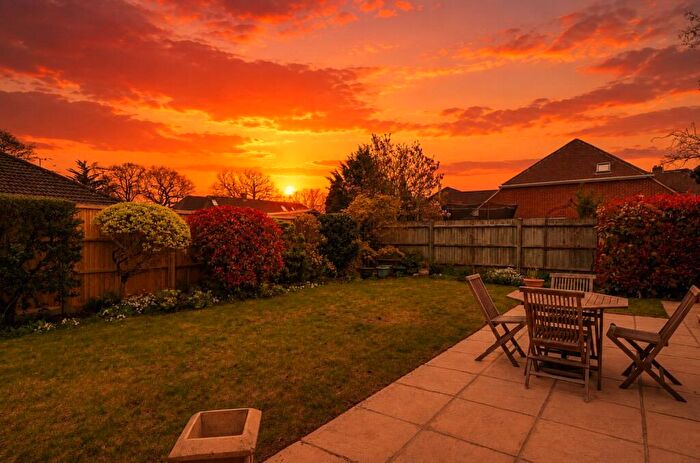 3 Bedroom Detached House For Sale In Stephens Close, Mortimer Common, Reading, Berkshire, RG7