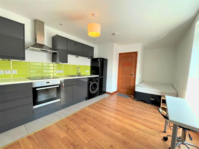 1 Bedroom Flat To Rent In Walter Road, Swansea, SA1