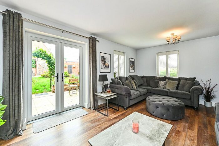 4 Bedroom Detached House For Sale In Motley Gardens, Alton, Hampshire, GU34