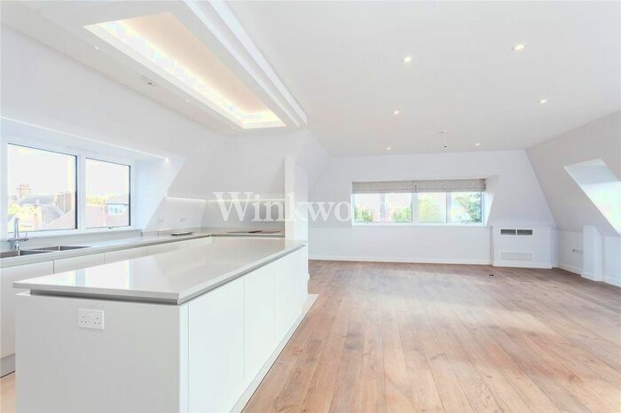 2 Bedroom Flat To Rent In White Lodge, The Vale, London, NW11