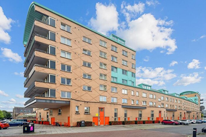 1 Bedroom Flat To Rent In Old Rutherglen Road, Flat -, New Gorbals, Glasgow, G5