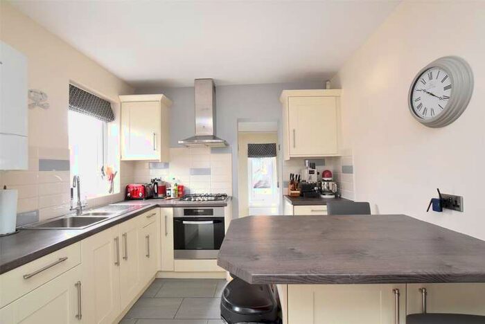 3 Bedroom End Of Terrace House To Rent In Brooklands Road, Romford, RM7