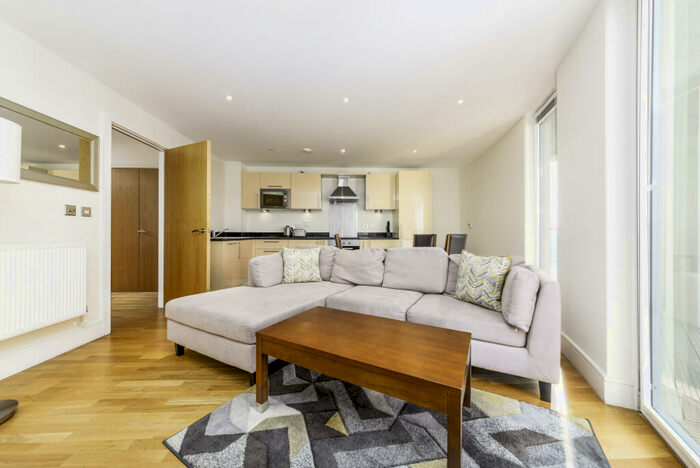 1 Bedroom Apartment To Rent In Trinity Tower, Quadrant Walk, Canary Wharf, London, E14