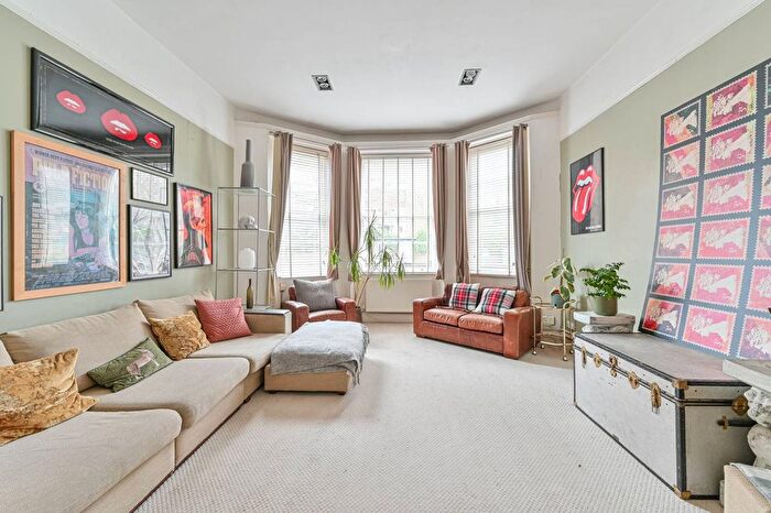 3 Bedroom Flat For Sale In Anerley Road, Penge, London, SE20