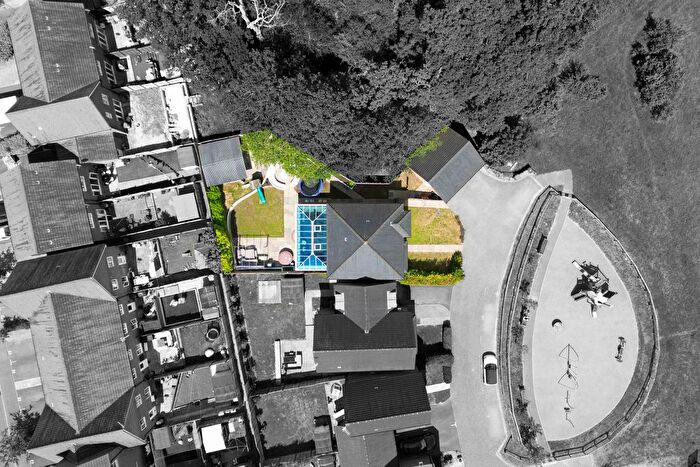 4 Bedroom Detached House For Sale In Roman Lane, Southwater, RH13