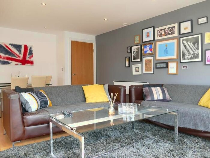 2 Bedroom Flat To Rent In Mcclure House, The Boulevard, LS10