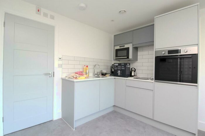 Studio To Rent In Fyfield Road, Enfield, EN1