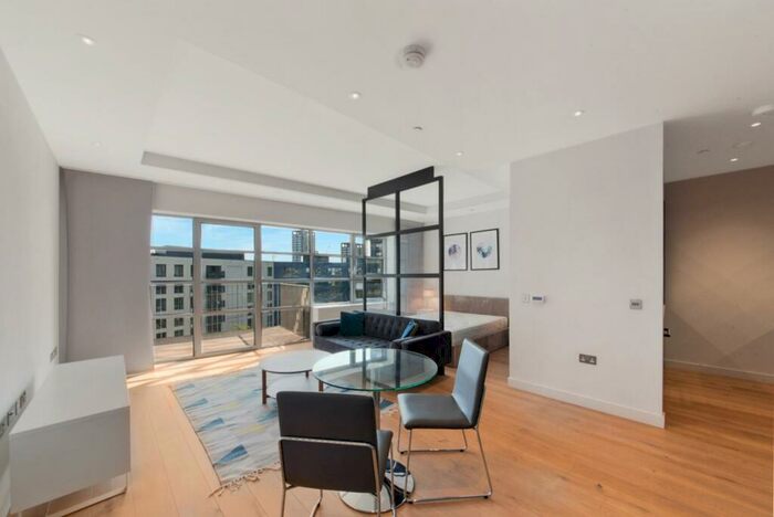 Apartment To Rent In Kent Building, London City Island, London, E14