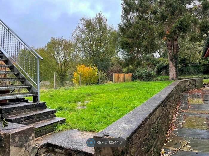 3 Bedroom Flat To Rent In Newcastle Emlyn, Newcastle Emlyn SA38