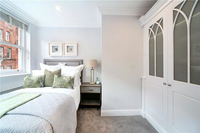 3 Bedroom Flat For Sale In Egerton Gardens, Knightsbridge, SW3