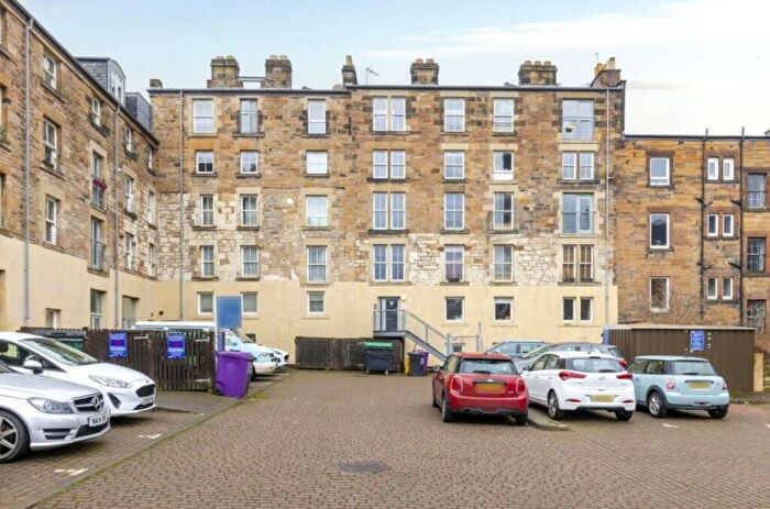 1 Bedroom Flat To Rent In , Hermand Crescent, Edinburgh, EH11