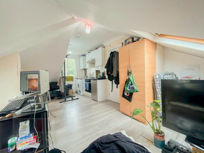 Studio To Rent In Evering Road, Stoke Newington, N16