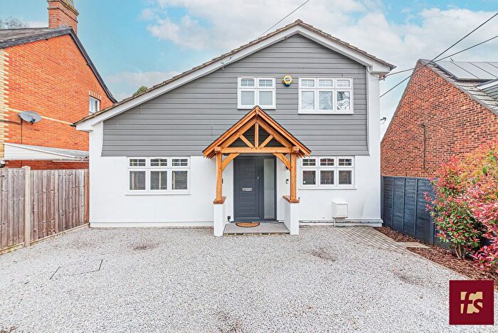 3 Bedroom Detached House For Sale In Longdown Road, Sandhurst, GU47