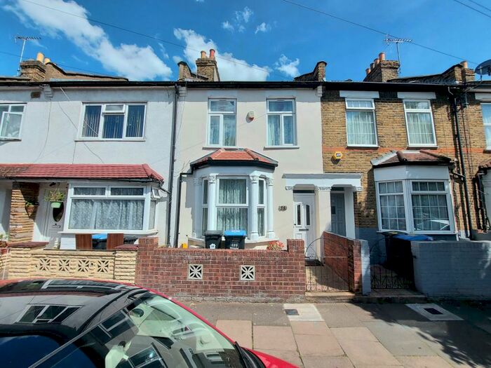 3 Bedroom House To Rent In Wakefield Street, Edmonton, N18