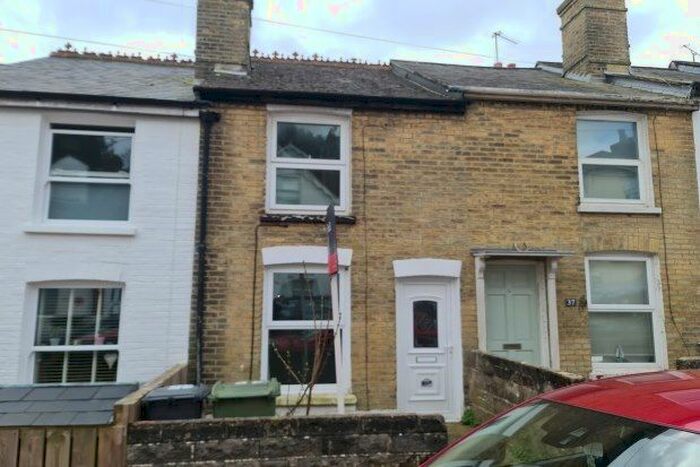 2 Bedroom Property To Rent In Albert Street, Cowes, PO31