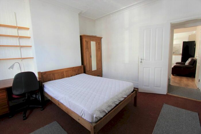 4 Bedroom Terraced House To Rent In Denham Road, Sheffield, S11